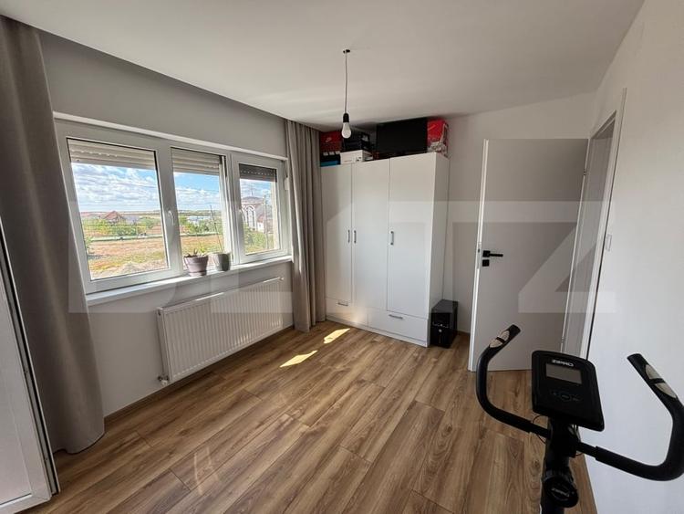 Apartament cu 3 camere decomandat, mobilat în Sântandrei