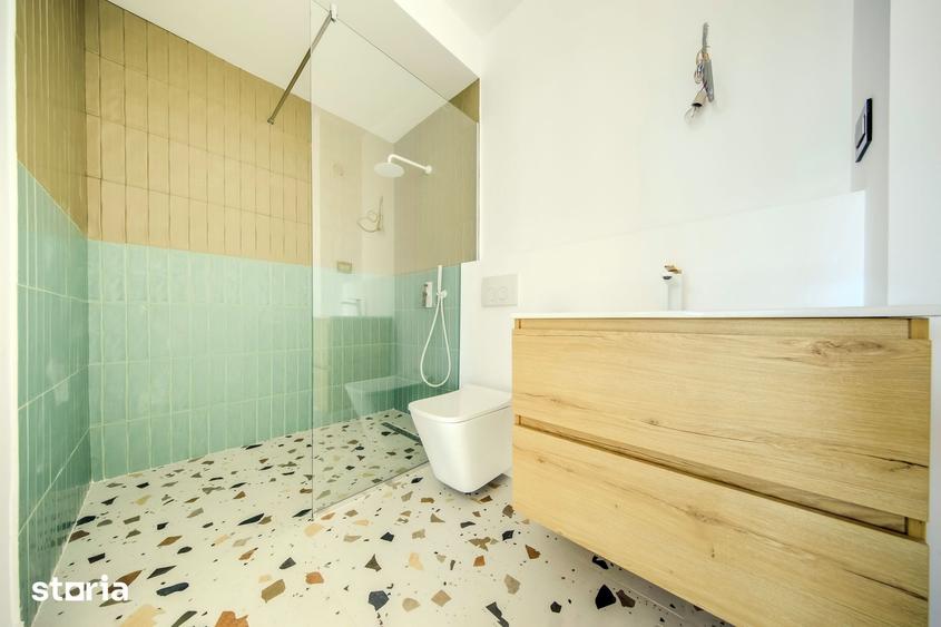 Apartament cu 8 camere în Vitan