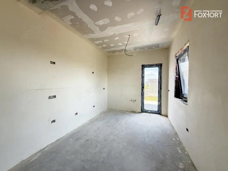 Casă cu 3 camere cu Teren 247 Mp în Săcălaz
