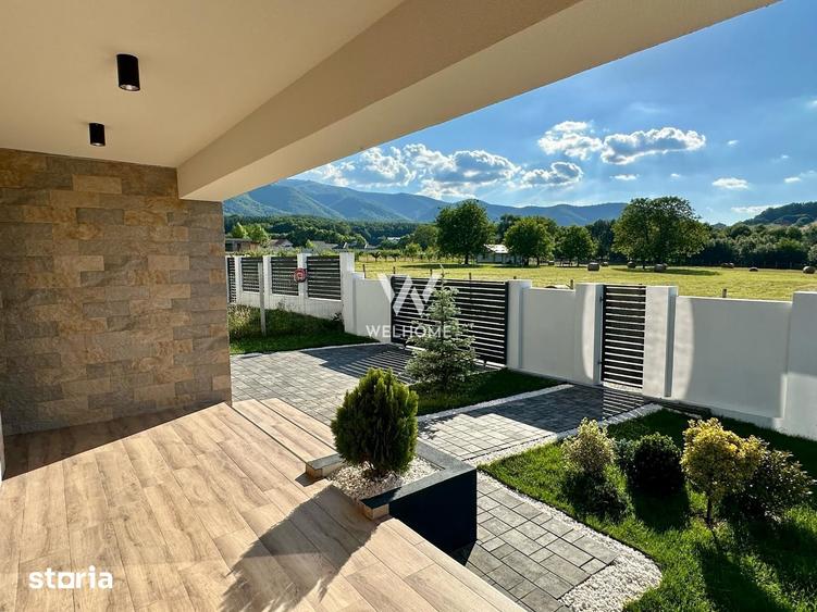Casă cu 4 camere cu Teren 706 Mp în Sadu