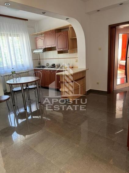 Apartament cu 3 camere decomandat, mobilat în Medicină