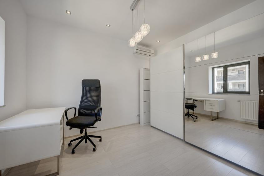 Apartament cu 3 camere semidecomandat, mobilat în Iancu Nicolae