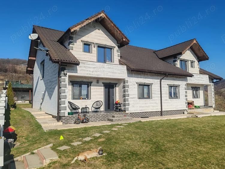 Casă cu Teren 1500 Mp în Central