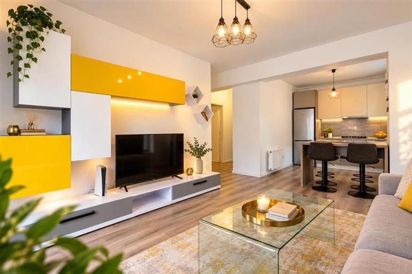 Apartament cu 2 camere decomandat, mobilat în Noua
