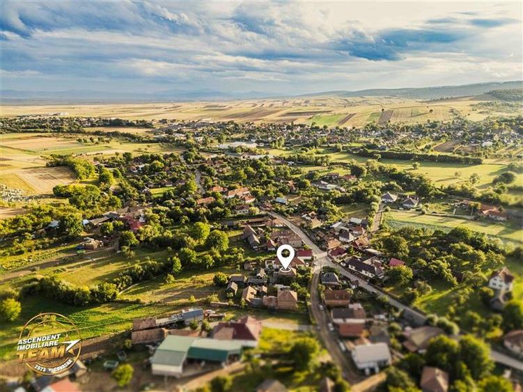 Casă cu 2 camere cu Teren 2162 Mp în Turia