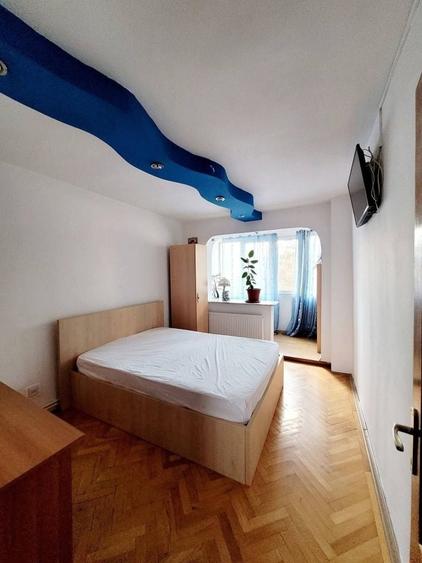 Apartament cu 3 camere semidecomandat în Bartolomeu