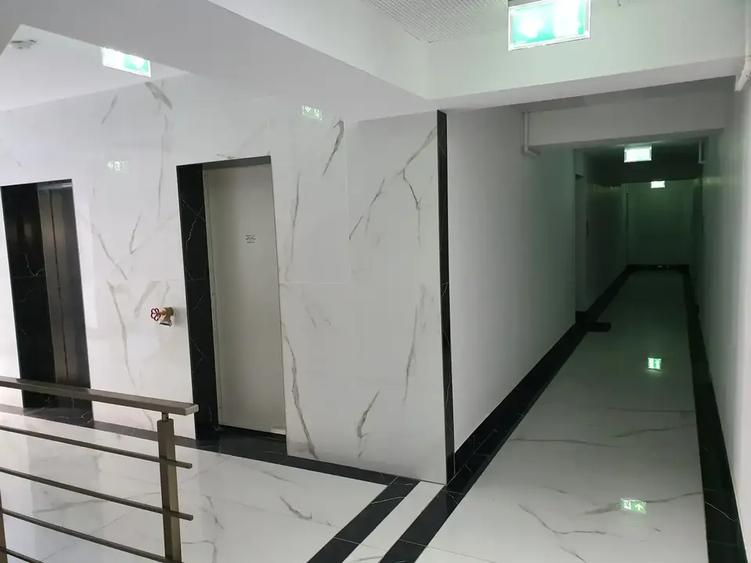 Apartament cu 3 camere decomandat în Titan