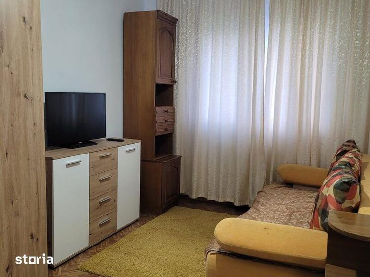 Apartament cu 3 camere semidecomandat, mobilat în Pantelimon