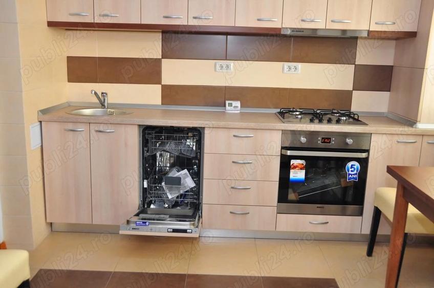 Apartament cu 2 camere decomandat în Podul de Fier