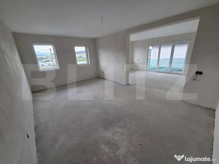 Casă cu 4 camere cu Teren 505 Mp în Crișeni
