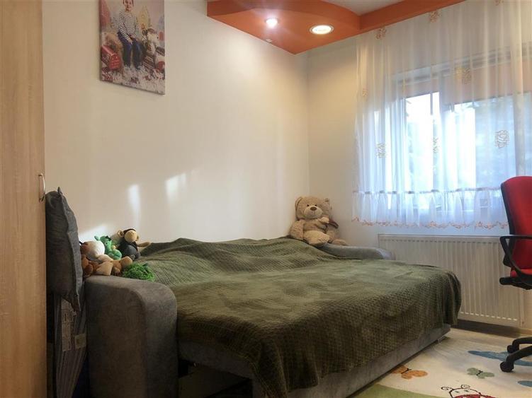 Apartament cu 4 camere decomandat, mobilat în Noua