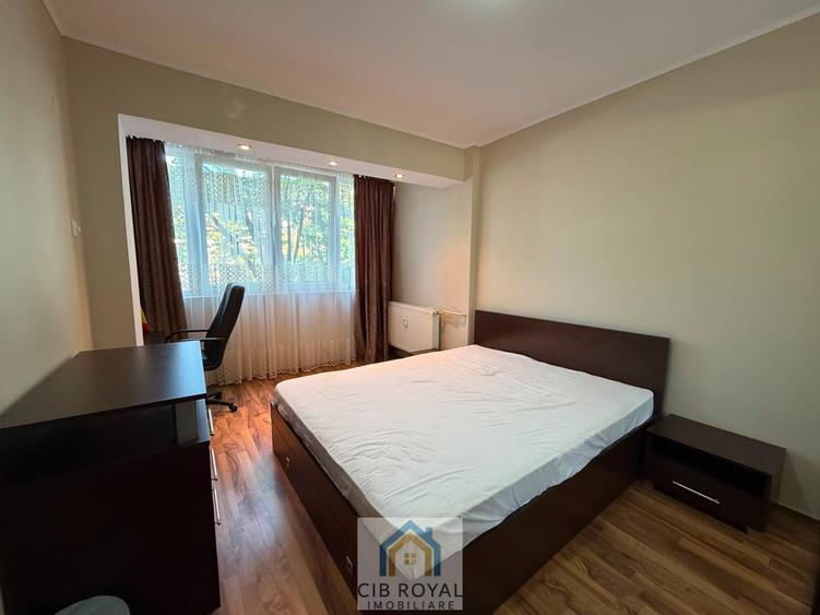 Apartament cu 3 camere semidecomandat în Câmpia Libertății