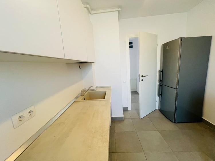 Apartament cu 2 camere semidecomandat, mobilat în Pipera