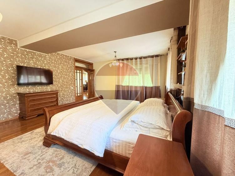 Apartament cu 3 camere decomandat, mobilat în Buzaului