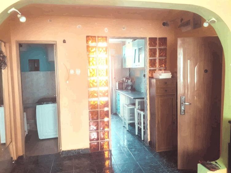 Apartament de inchiriat cu 3 camere in Brad jud Hd - 2