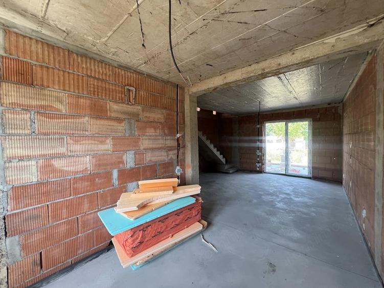 Casă cu 3 camere cu Teren 150 Mp în Remetea Mare