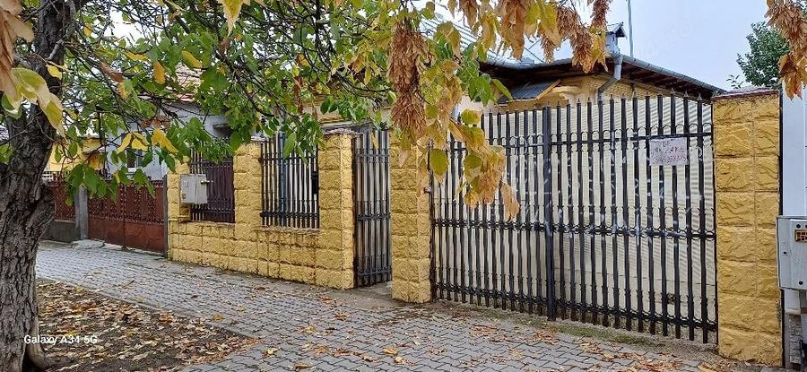Casă cu 3 camere cu Teren 841 Mp în Central