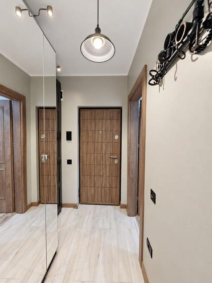 Apartament cu 2 camere semidecomandat în Casa de Cultură