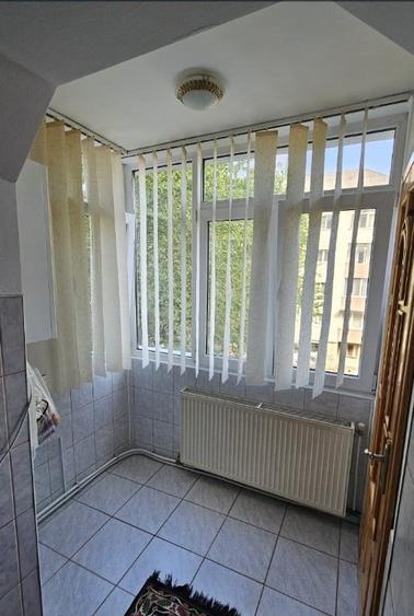 Apartament cu 3 camere decomandat în Obcini