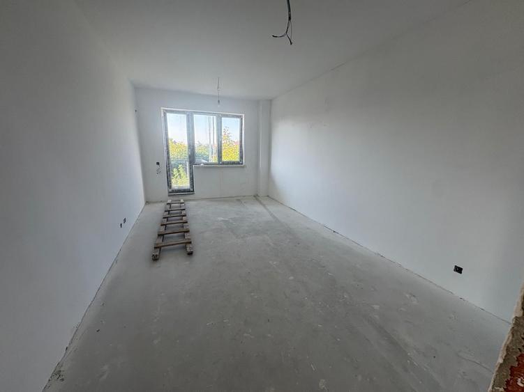 Apartament cu 3 camere decomandat în 1 Mai