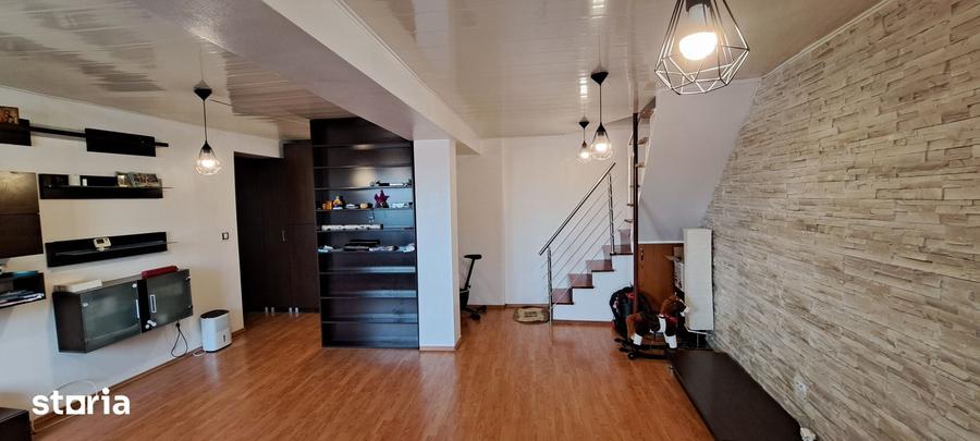 Apartament cu 4 camere în Contactoare
