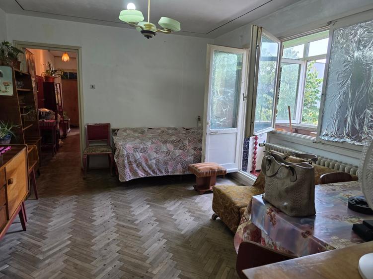 Apartament cu 3 camere semidecomandat în Nicolae Grigorescu