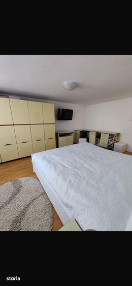 Casă cu 3 camere cu Teren 200 Mp în Central