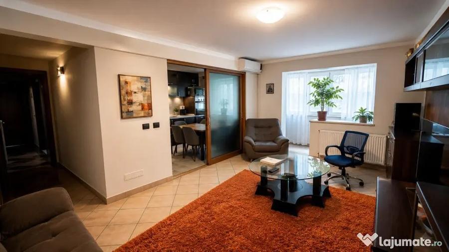 Apartament cu 4 camere decomandat în Ultracentral