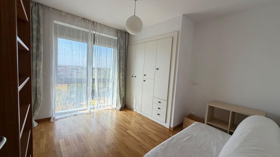 Apartament cu 3 camere, mobilat în Sisești