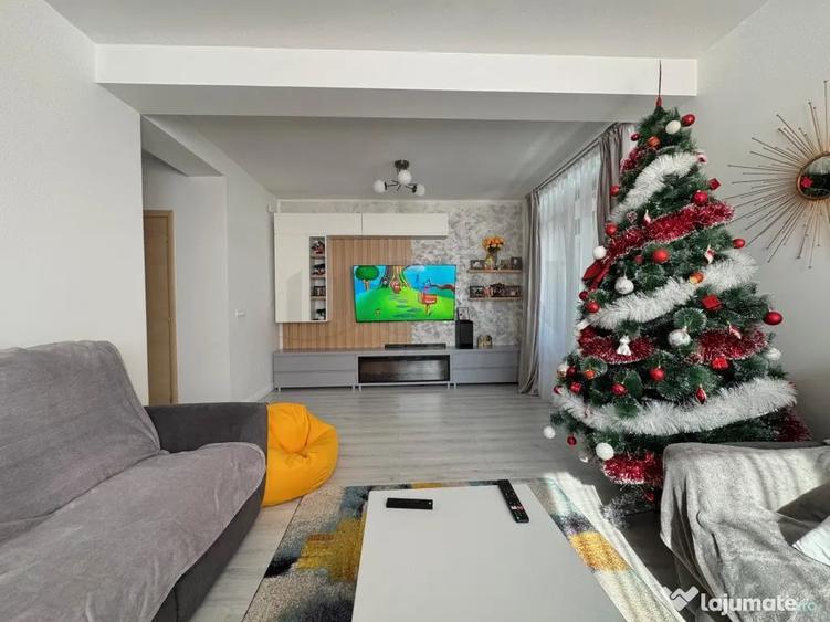 Casă cu 8 camere cu Canalizare în Titan