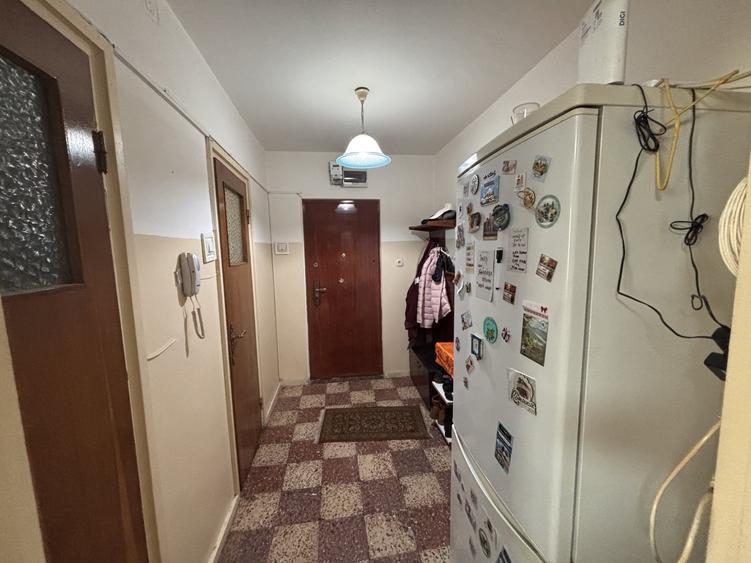 Apartament cu 3 camere decomandat în 1 Decembrie 1918