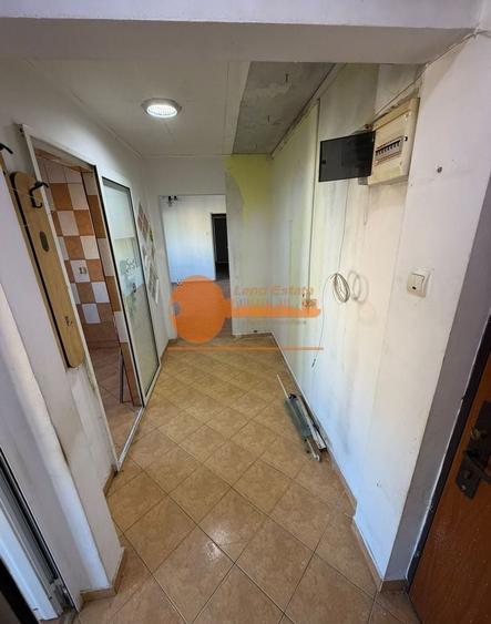 Apartament cu 4 camere decomandat în Gorjului
