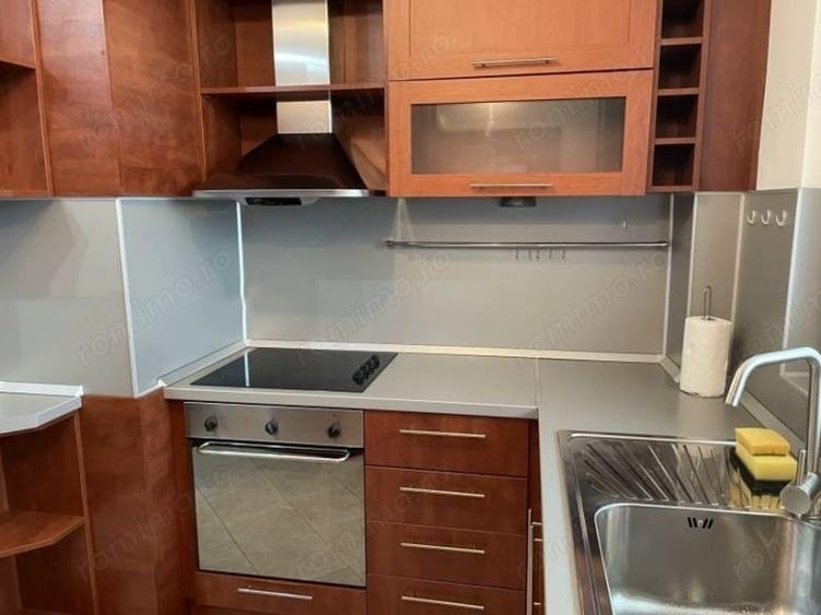 Apartament cu 3 camere în Lipovei