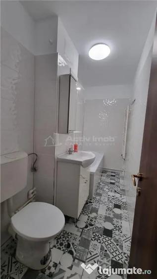 Garsonieră decomandată în Micro 20