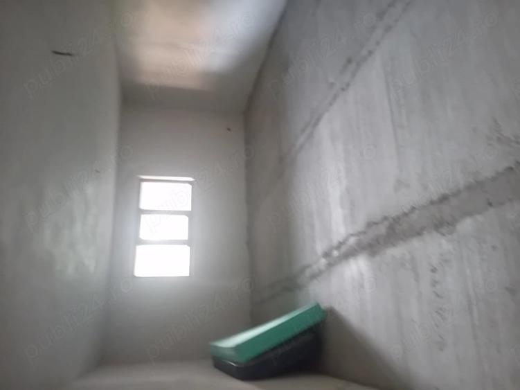 Casă cu Teren 680 Mp în Lucieni