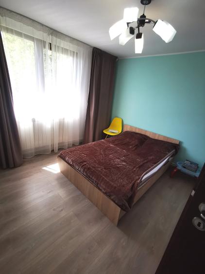Apartament cu 3 camere decomandat în Aeroport