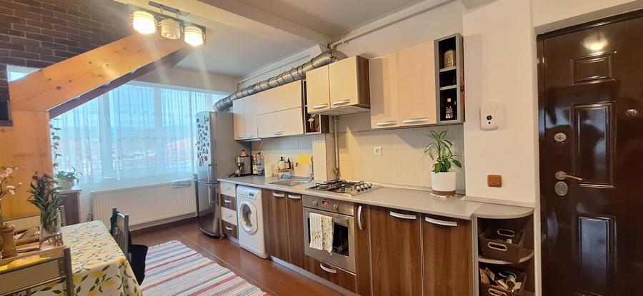 Apartament cu 3 camere semidecomandat în Florești — fotografia 1