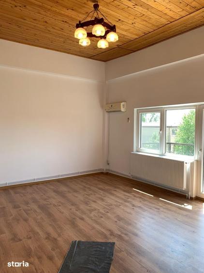Casă cu Teren 1580 Mp în Glina