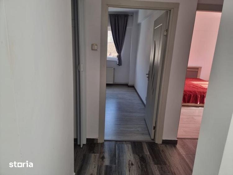 Apartament cu 3 camere semidecomandat în Central