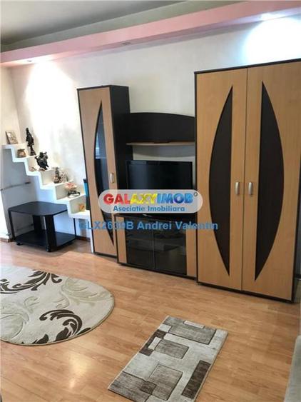 Apartament cu 3 camere semidecomandat, mobilat în Berceni
