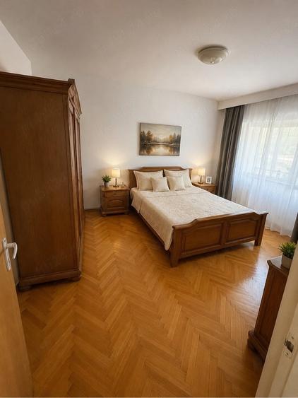 Apartament cu 3 camere decomandat în Craiovei