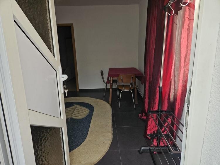 Garsonieră decomandată în Buziașului