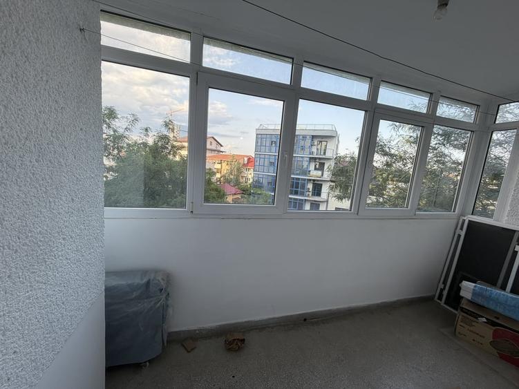 Apartament cu 3 camere decomandat în 1 Mai
