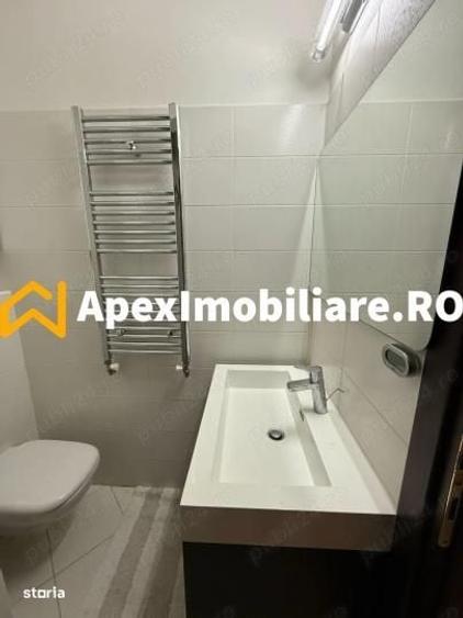 Garsonieră decomandată în Universitate