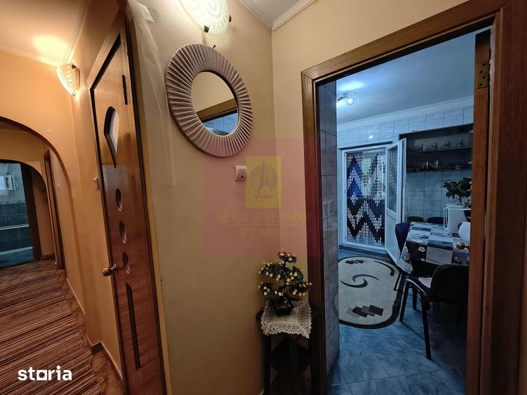 Apartament cu 3 camere decomandat în Colentina