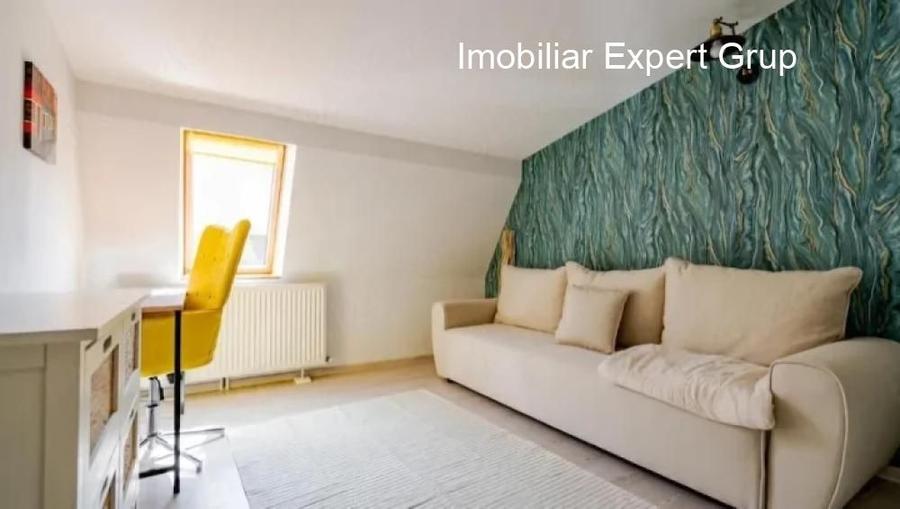 Apartament cu 4 camere decomandat în P-ța Unirii