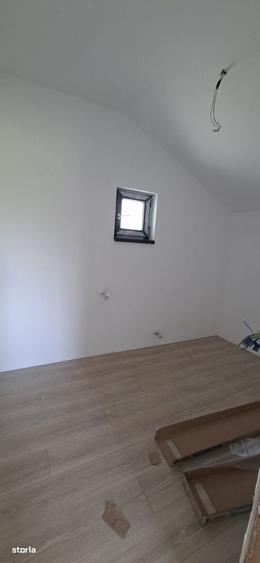 Casă cu 4 camere în Holboca
