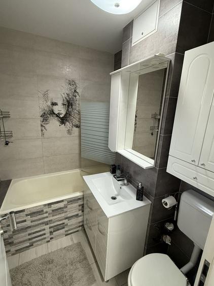 Apartament cu 3 camere decomandat în Gorjului