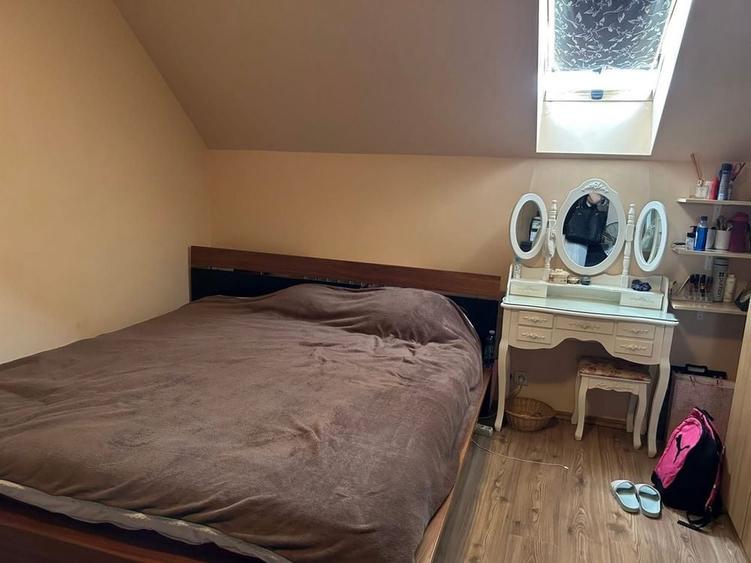 Casă cu 4 camere decomandat în Cantemir