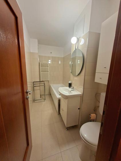 Apartament cu 3 camere decomandat în Steaua
